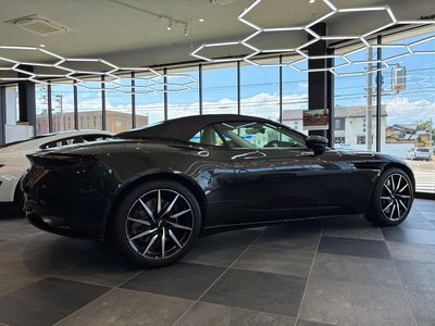 2023 Aston Martin DB11 VOLANTE — фото 3