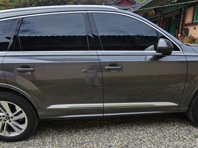 AUDI Q7 - 7
