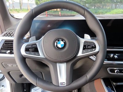 2025 BMW X5 — фото 10