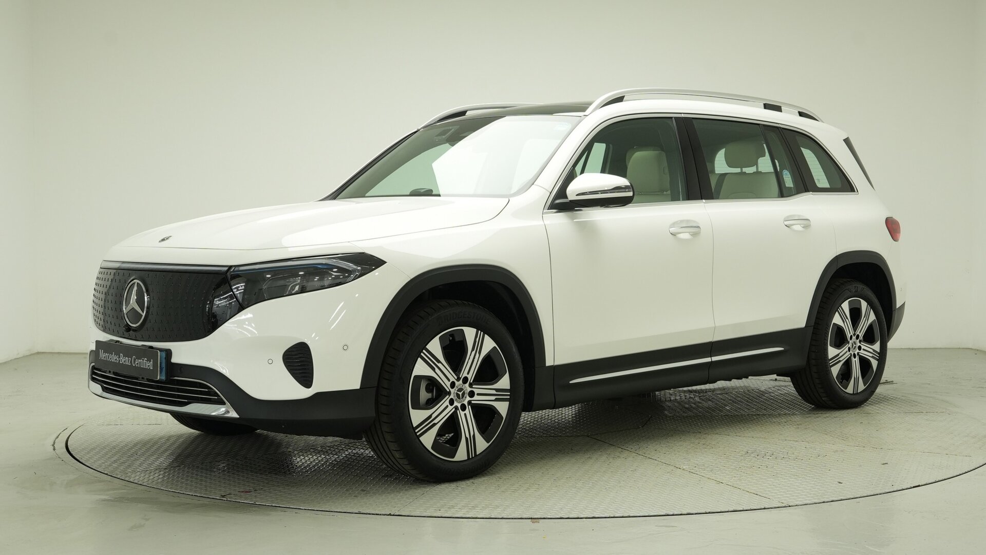 MERCEDES-BENZ EQB - View 1