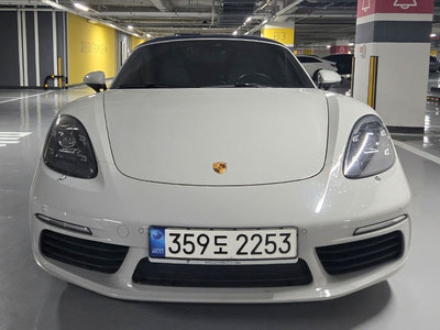 PORSCHE 718 BOXSTER