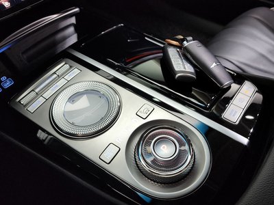 GENESIS G80 (RG3) - 9