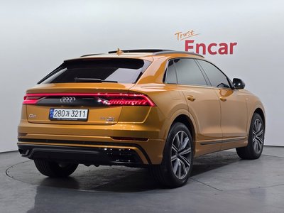 AUDI Q8 - 3