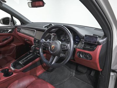 PORSCHE MACAN - 9