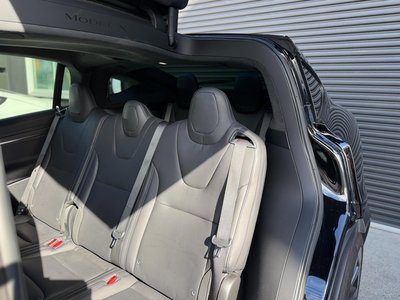TESLA MODEL X - 3