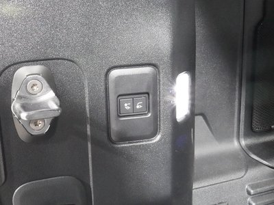 LAND ROVER DEFENDER 2023 thumbnail 33