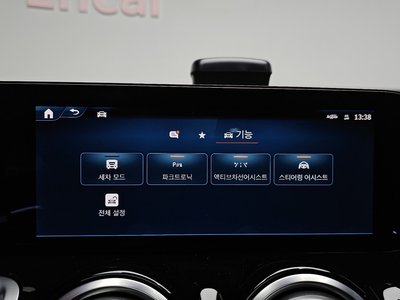 صورة مصغرة 29 لـ 2025 Mercedes-BENZ GLB