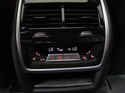 2023 BMW X7 缩略图 22