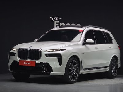 2023 BMW X7 — фото 1