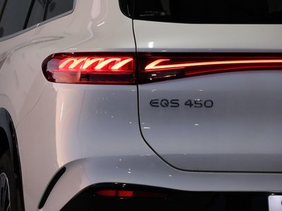 MERCEDES-BENZ EQS - 9