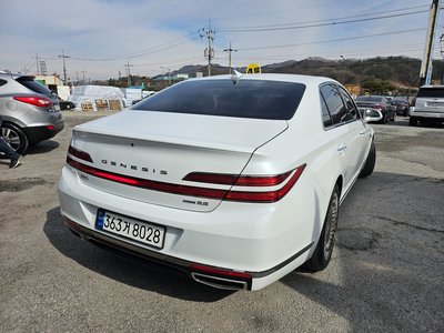 2019 Genesis G90 — фото 2