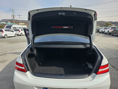2019 Genesis G90 — миниатюра 17
