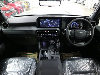 TOYOTA LAND CRUISER 250 - 7