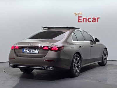 MERCEDES-BENZ E-CLASS - 3