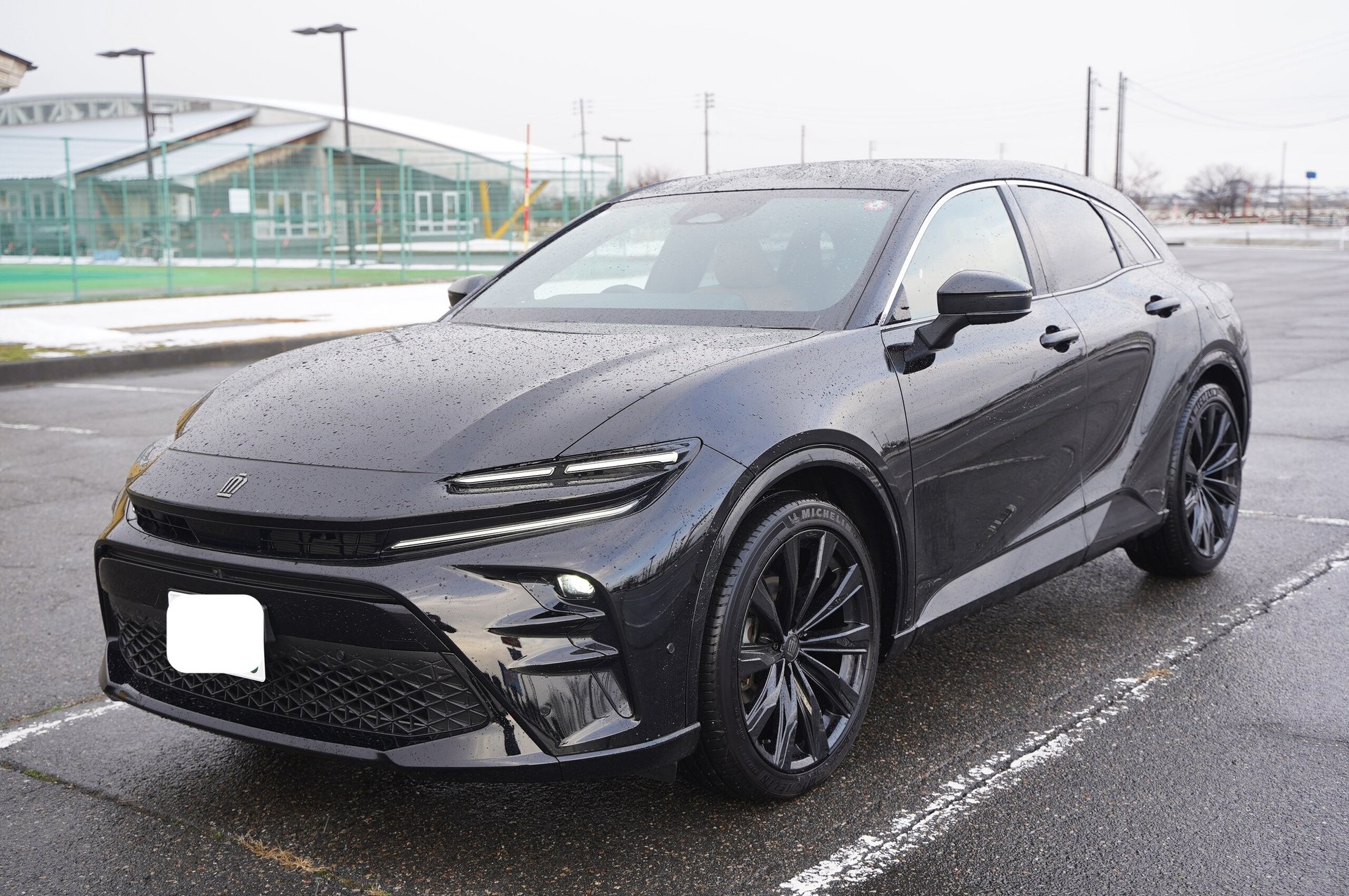 TOYOTA CROWN SPORT - View 1