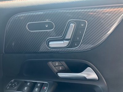 2025 Mercedes-BENZ GLB thumbnail 12