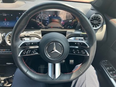 2025 Mercedes-BENZ GLB thumbnail 11