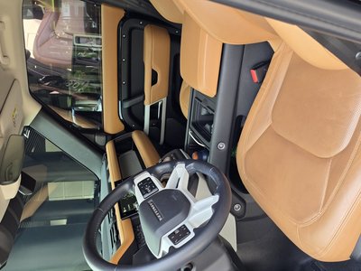 LAND ROVER DEFENDER - 5