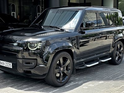 LAND ROVER DEFENDER - 1