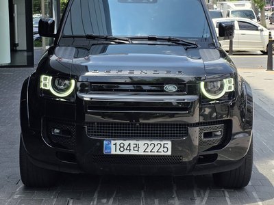 LAND ROVER DEFENDER - 2