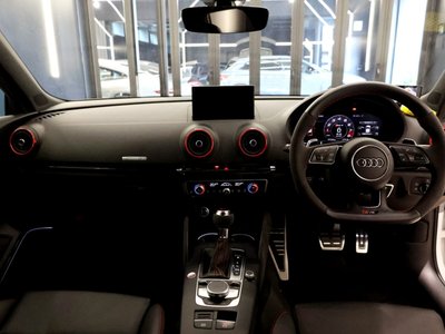 صورة مصغرة 32 لـ 2018 AUDI RS3 SPORTBACK