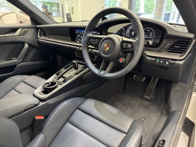 PORSCHE 911 - 9