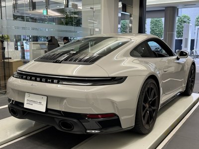 PORSCHE 911 - 4