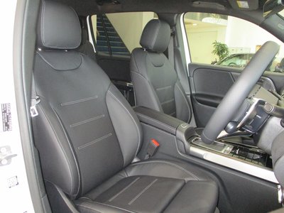 2026 Mercedes-BENZ GLB AMG — миниатюра 13
