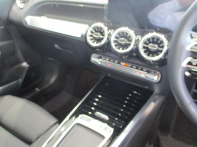 2026 Mercedes-BENZ GLB AMG — миниатюра 20