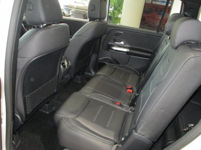 2026 Mercedes-BENZ GLB AMG — миниатюра 29