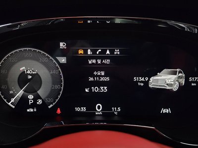 BENTLEY BENTAYGA - 8