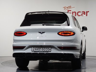 BENTLEY BENTAYGA - 3