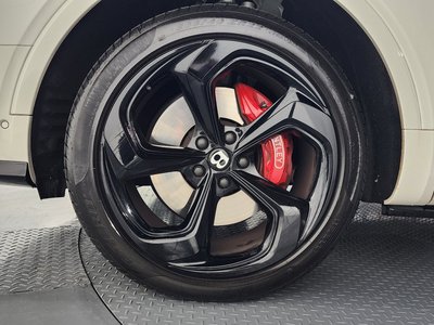 BENTLEY BENTAYGA - 6