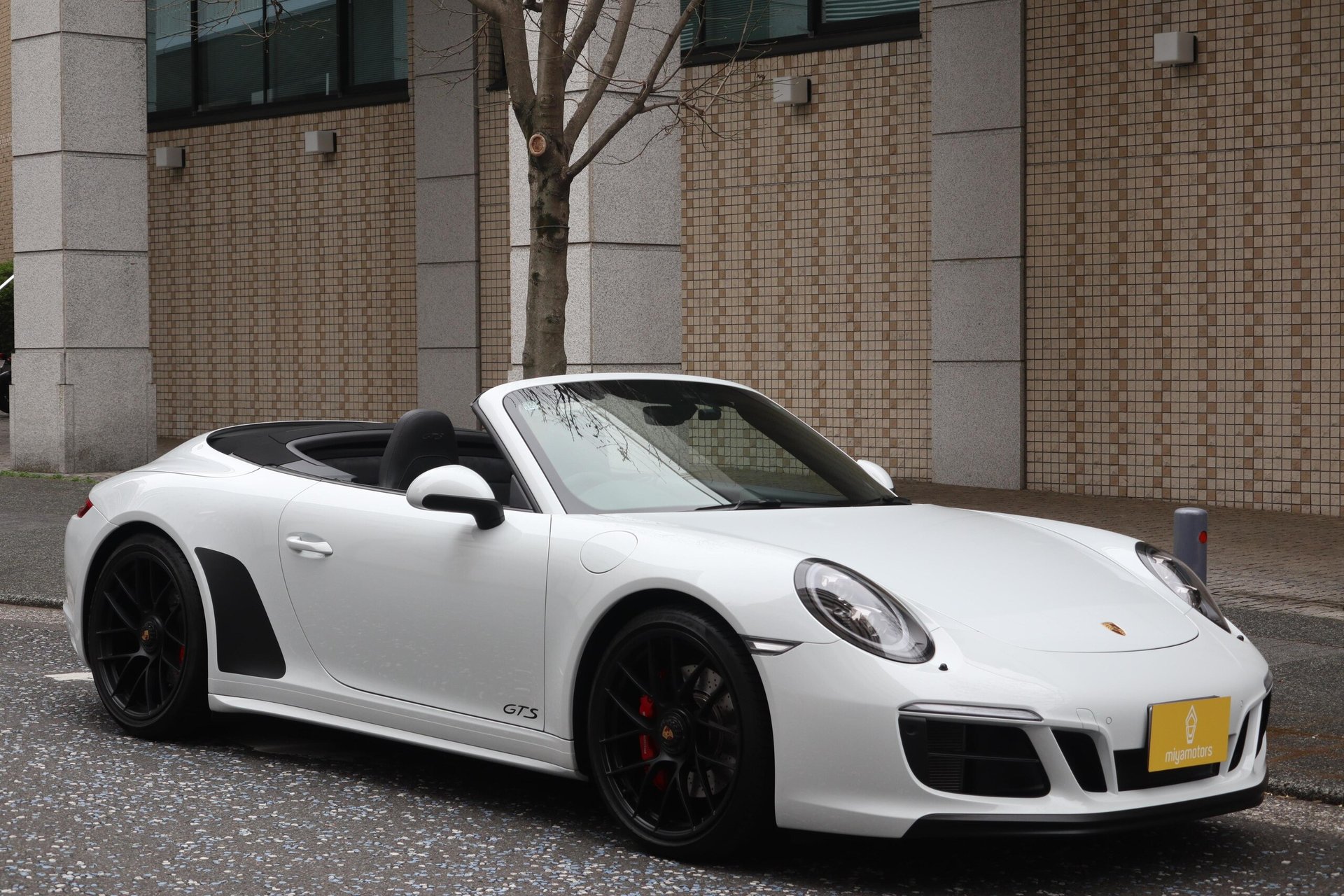 PORSCHE 911 - View 1