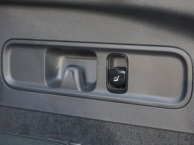 2025 Mercedes-BENZ GLC AMG 缩略图 18
