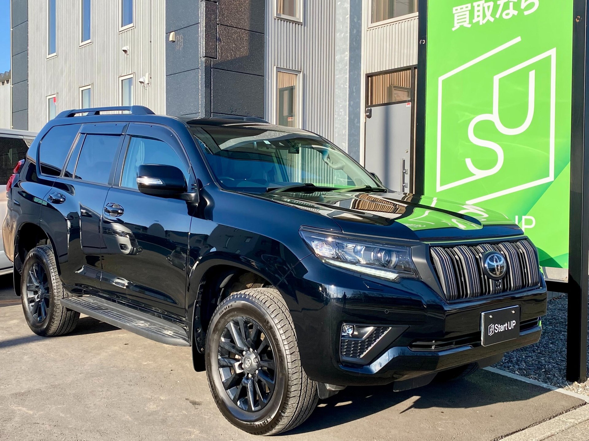 TOYOTA LAND CRUISER PRADO - View 1