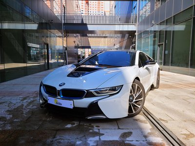 BMW I8 - 1