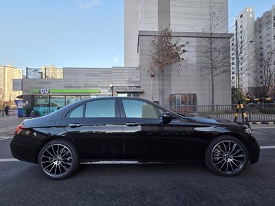 MERCEDES-BENZ E-CLASS - 2