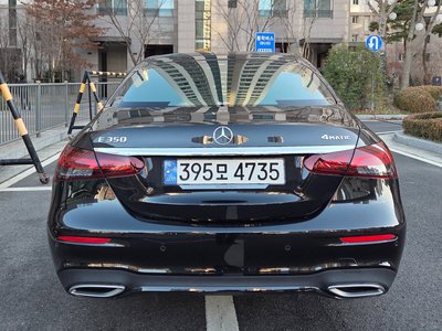 MERCEDES-BENZ E-CLASS - 3