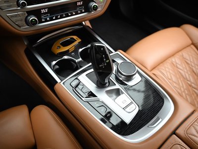 BMW 7 SERIES - 9