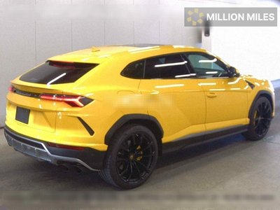 LAMBORGHINI URUS - 5