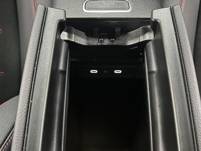2025 Mercedes-BENZ GLB — миниатюра 23