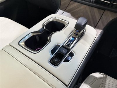 2024 Lexus LM — миниатюра 31