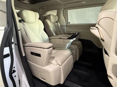 2024 Lexus LM — миниатюра 22