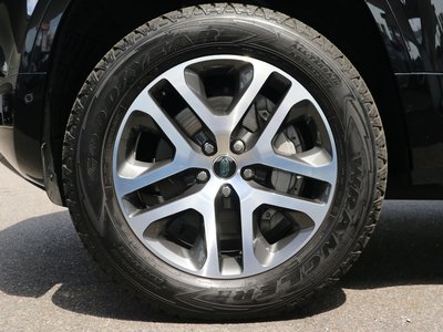 LAND ROVER DEFENDER - 8