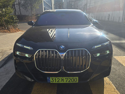 BMW I7 - 1