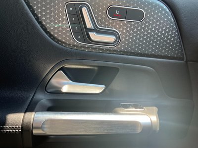 2025 Mercedes-BENZ GLB 缩略图 21