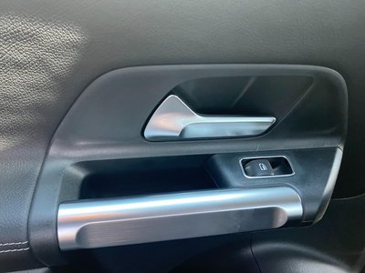 2025 Mercedes-BENZ GLB 缩略图 27