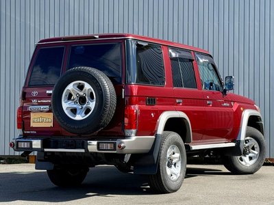 TOYOTA LAND CRUISER 70 - 4