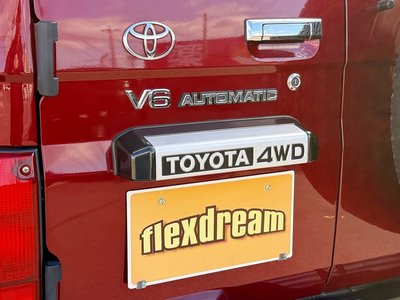 TOYOTA LAND CRUISER 70 - 8